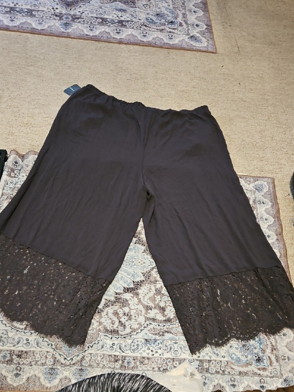 torrid Gray Lace-Trim Wide Crop Palazzo Pants - Picture 5 of 7